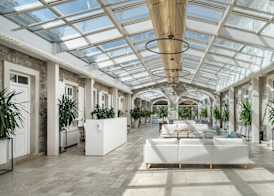 Lazure Hotel & Marina 2