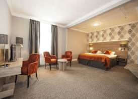 Dr. Holms Hotel 5