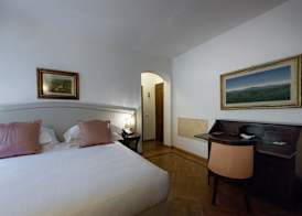 Villa Scacciapensieri Boutique Hotel 4