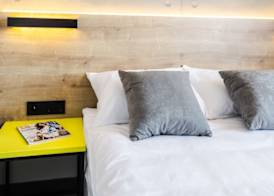 Air Hotel 5