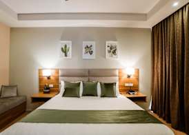 Monarch Hotel 5