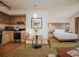 Executive Suites Hotel and Resort, Squamish 5