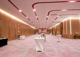 Holiday Inn & Suites Saigon Airport by IHG 2