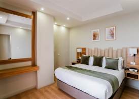 Monarch Hotel 4