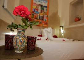Riad white flowers 2