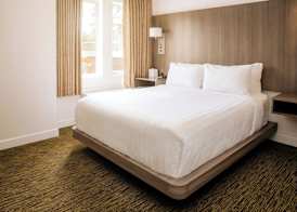 Executive Suites Hotel and Resort, Squamish 4