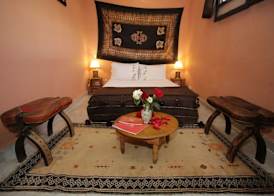 Riad white flowers 3