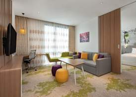 Holiday Inn & Suites Saigon Airport by IHG 4