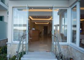 Oasis Hotel 2