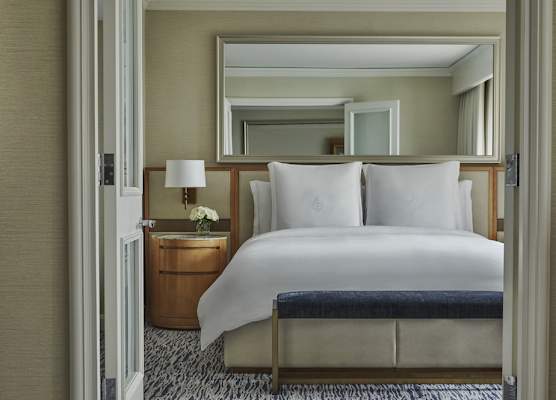 Four Seasons Hotel Chicago 1