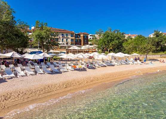 Blue Waves Resort 1