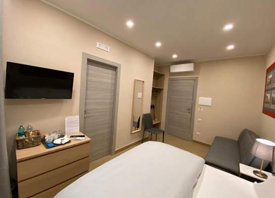 MDC Luxury Rooms Naples 1