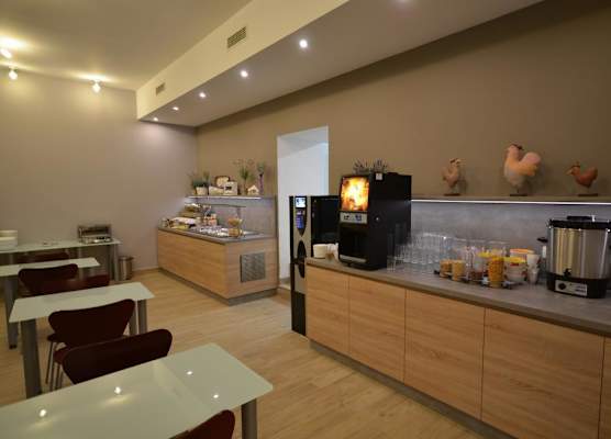 Hotel Emonec 1