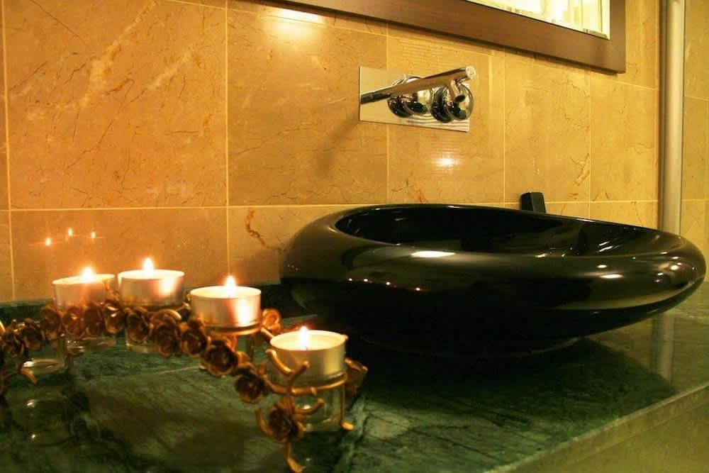 Adanava Hotel 5