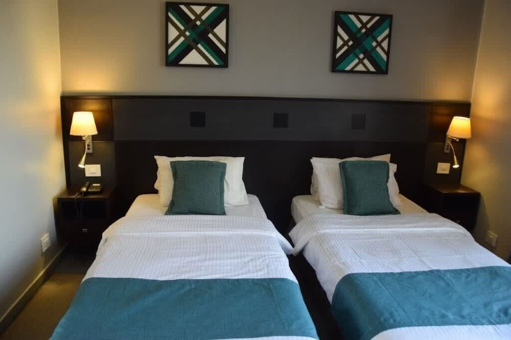 Hotel Farid 4