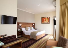 Prom Hotel 3
