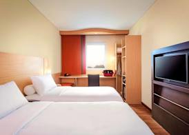 Ibis Makassar City Center 4