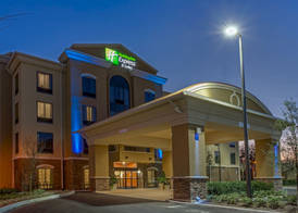 Holiday Inn Express & Suites ORLANDO EAST-UCF AREA by IHG 2