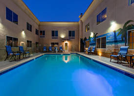 Holiday Inn Express & Suites HOLLYWOOD WALK OF FAME by IHG 4