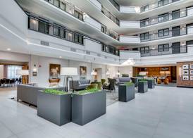 Embassy Suites by Hilton Louisville East 4