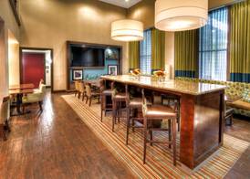 Hampton Inn Marion 5