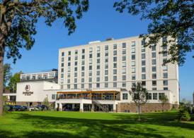 DoubleTree by Hilton Niagara Falls New York 2