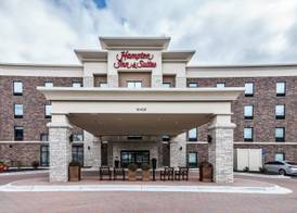 Hampton Inn & Suites - Allen Park 2