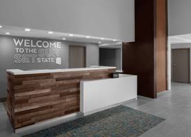 Hampton Inn Phoenix-Biltmore 2
