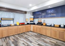 Hampton Inn Sanford 5