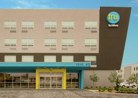 Tru by Hilton Lafayette River Ranch 3
