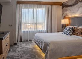 DoubleTree by Hilton Fort Worth Fossil Creek 4
