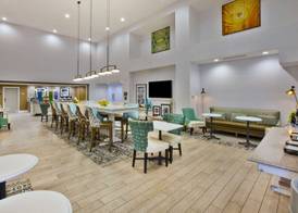Hampton Inn & Suites Alliance 4