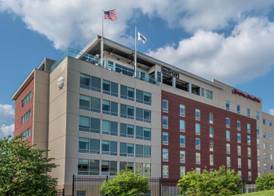 Hampton Inn & Suites Fort Wayne Downtown 4