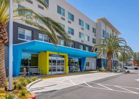 Tru By Hilton Lathrop 5