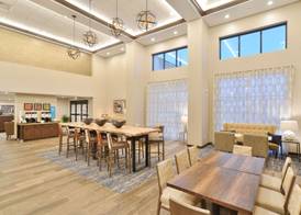 Hampton Inn & Suites Menomonie-UW Stout 4