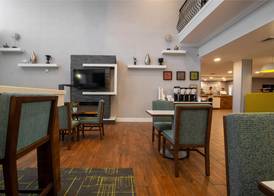 Hampton Inn & Suites College Station/US 6-East Bypass 4