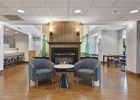 Hampton Inn & Suites Madera 2