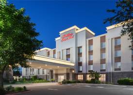 Hampton Inn & Suites Fresno 2