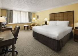 Crowne Plaza LOUISVILLE AIRPORT EXPO CTR by IHG 3