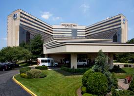 DoubleTree by Hilton Newark Airport 4