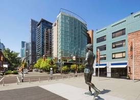 Hampton Inn & Suites by Hilton Vancouver-Downtown 2