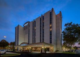DoubleTree by Hilton Philadelphia Airport 2