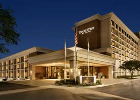 DoubleTree by Hilton McLean Tysons 5