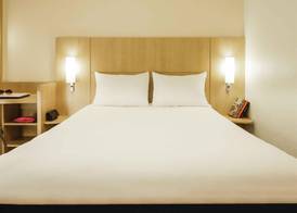 ibis Versailles Château 5
