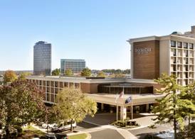DoubleTree by Hilton McLean Tysons 3