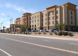 Hampton Inn & Suites Barstow 2