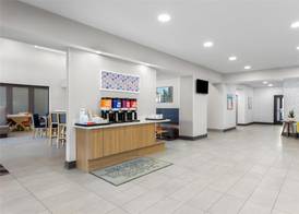 Hampton Inn & Suites Chicago Deer Park 2