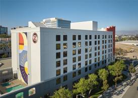 Hotel Zessa Orange County Airport, a DoubleTree by Hilton 3