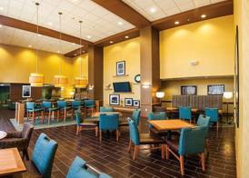 Hampton Inn & Suites Chesapeake-Square Mall 3