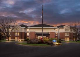Hampton Inn & Suites Newtown 3